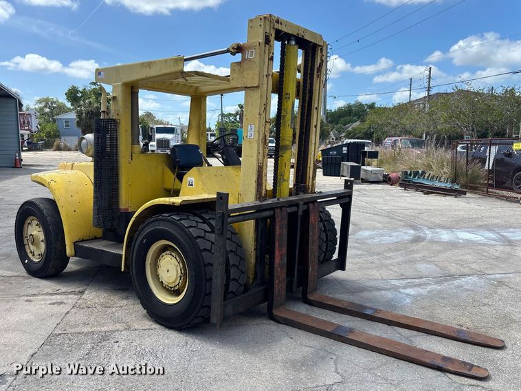 image for item EA5484 Hyster H200HS forklift
