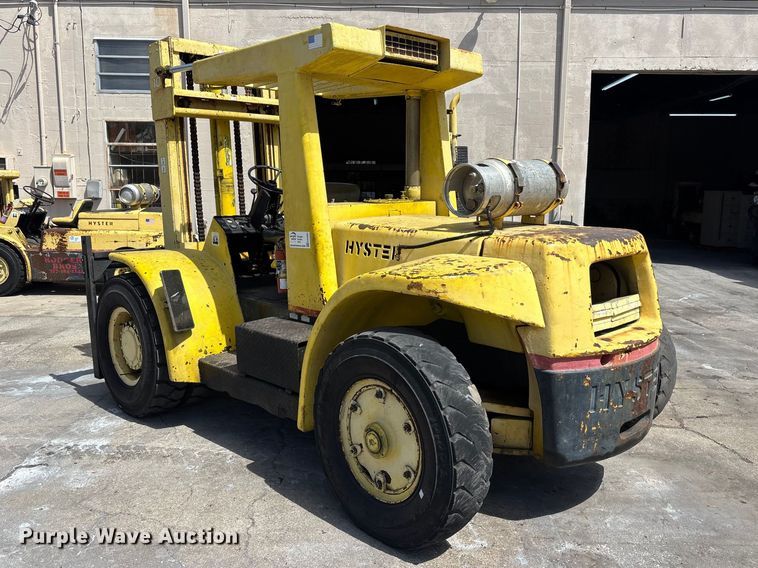 image for item EA5484 Hyster H200HS forklift