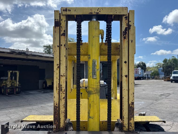 image for item EA5484 Hyster H200HS forklift