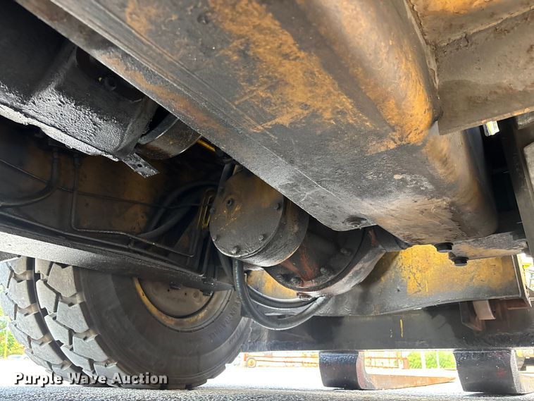 image for item EA5484 Hyster H200HS forklift