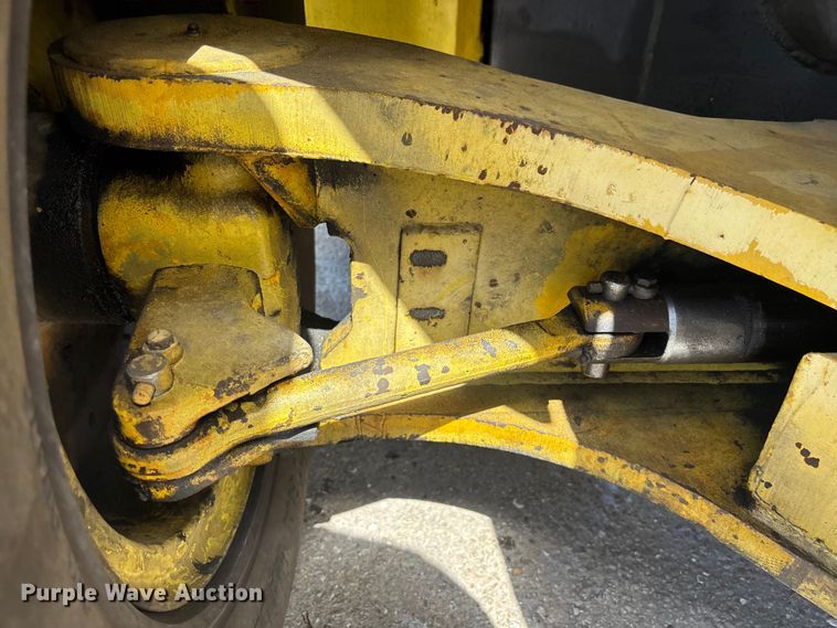 image for item EA5484 Hyster H200HS forklift