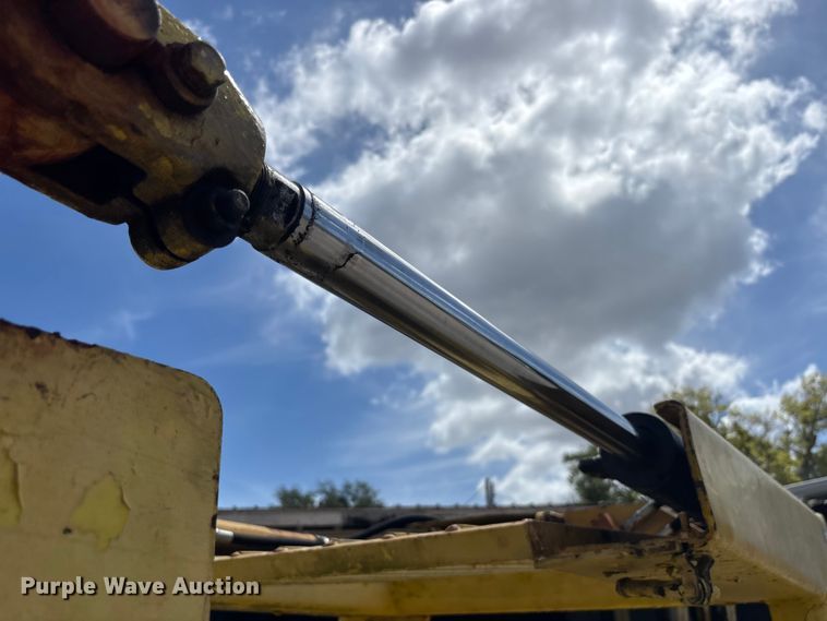 image for item EA5484 Hyster H200HS forklift