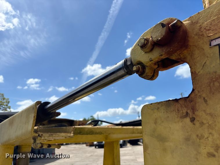 image for item EA5484 Hyster H200HS forklift