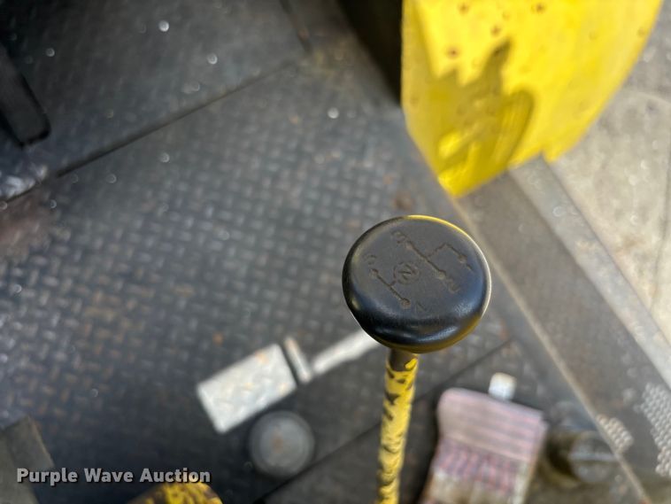 image for item EA5484 Hyster H200HS forklift