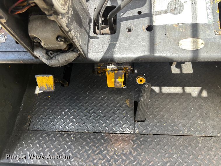 image for item EA5484 Hyster H200HS forklift