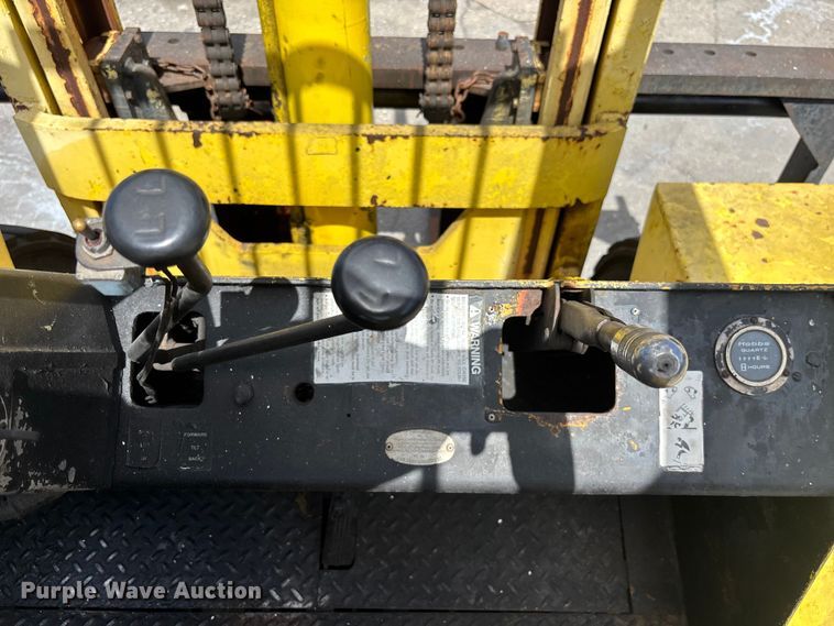 image for item EA5484 Hyster H200HS forklift