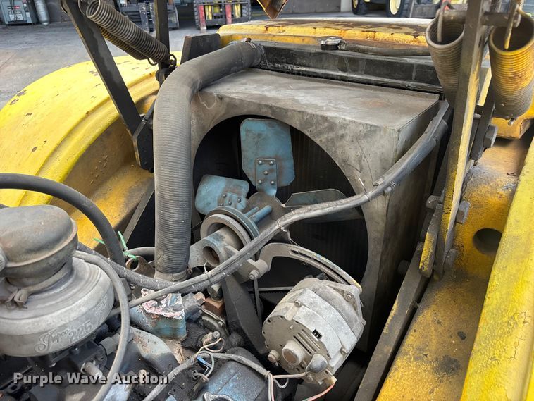 image for item EA5484 Hyster H200HS forklift