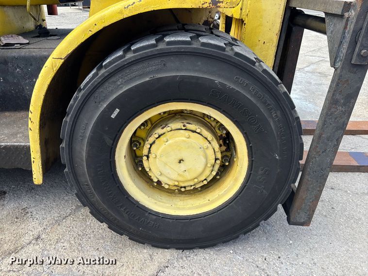 image for item EA5484 Hyster H200HS forklift