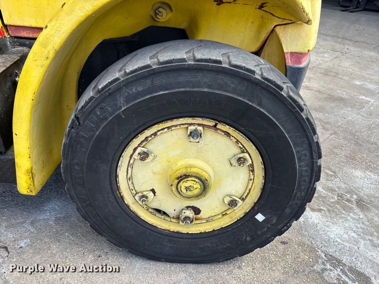 image for item EA5484 Hyster H200HS forklift