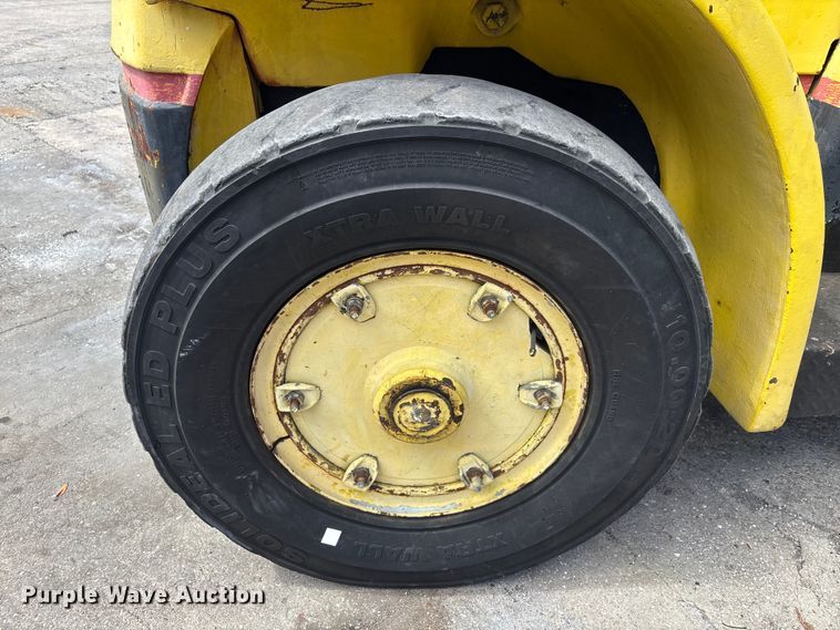 image for item EA5484 Hyster H200HS forklift