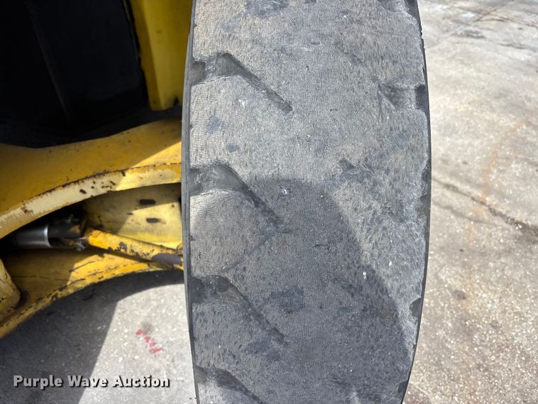 image for item EA5484 Hyster H200HS forklift