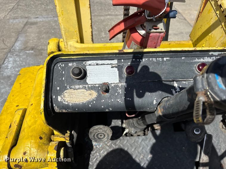 image for item EA5485 Hyster H80C forklift