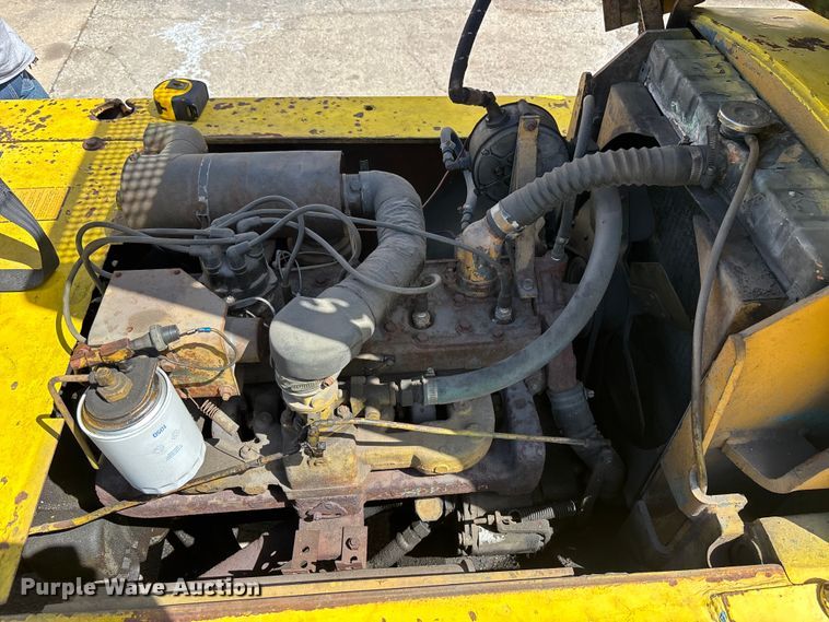 image for item EA5485 Hyster H80C forklift