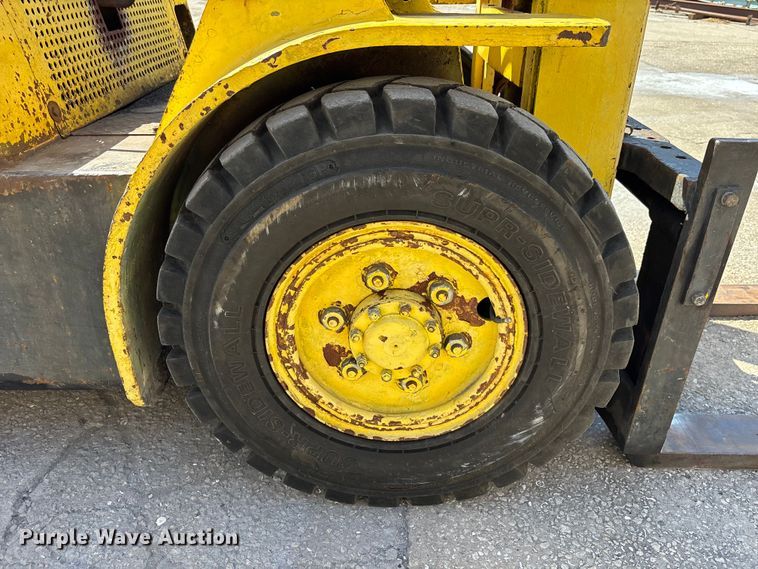 image for item EA5485 Hyster H80C forklift