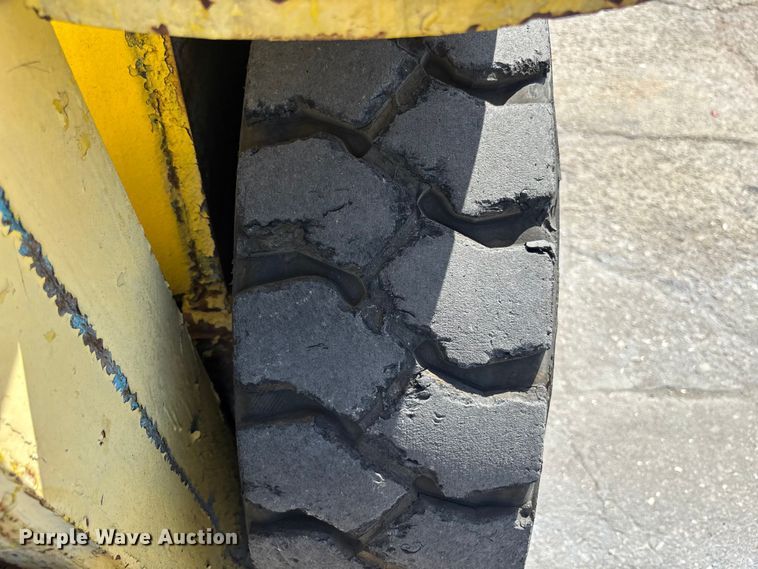 image for item EA5485 Hyster H80C forklift