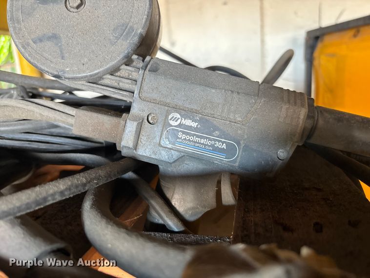 image for item EA5489 Industrial welding equipment