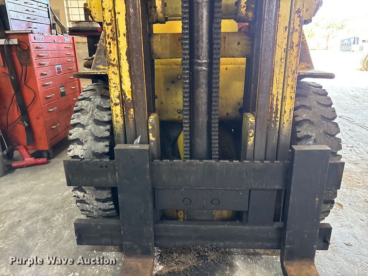 image for item EA5491 Hyster H50H forklift