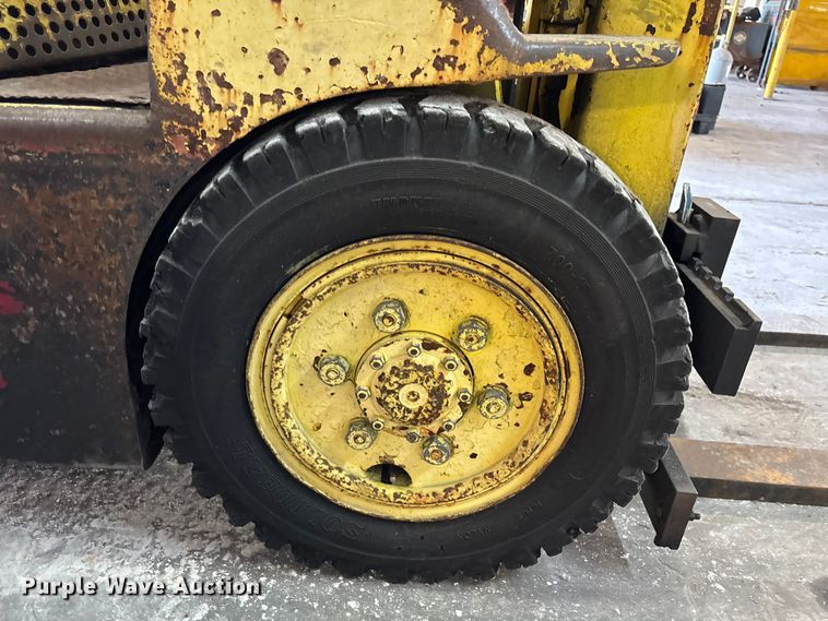 image for item EA5491 Hyster H50H forklift