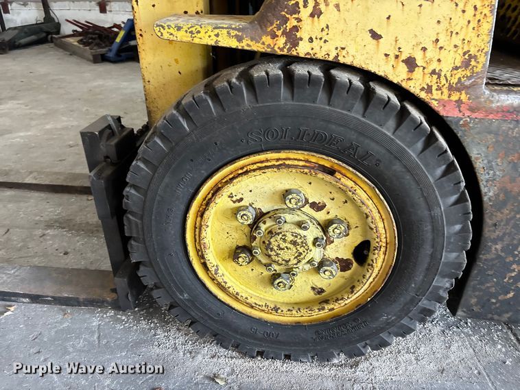 image for item EA5491 Hyster H50H forklift
