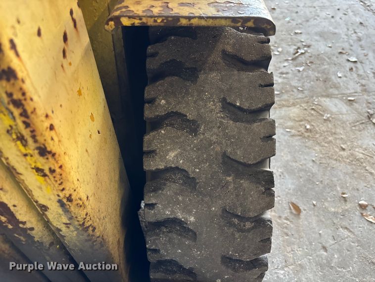 image for item EA5491 Hyster H50H forklift
