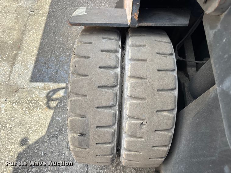 image for item EA5494 Yale ERC120 forklift