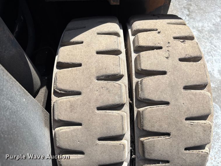 image for item EA5494 Yale ERC120 forklift