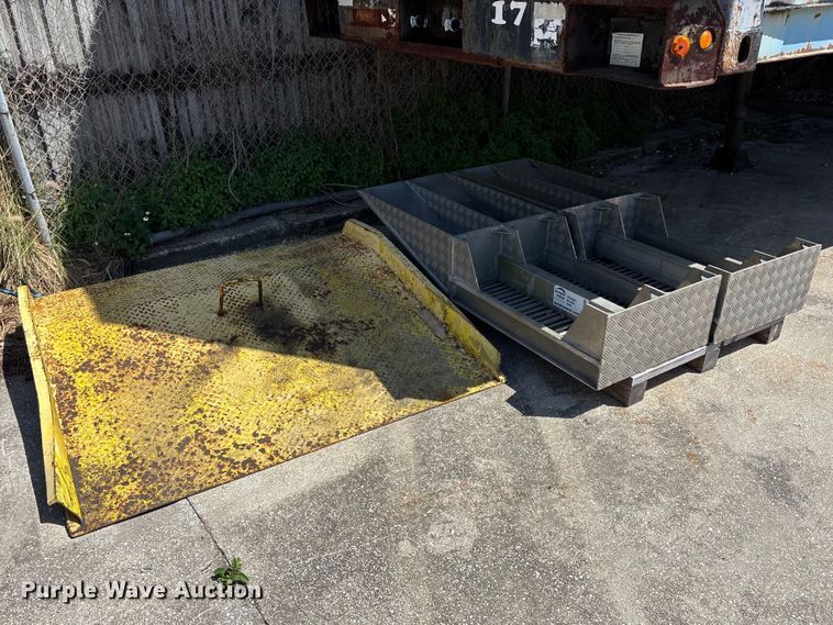 image for item EA5495 Loading ramps