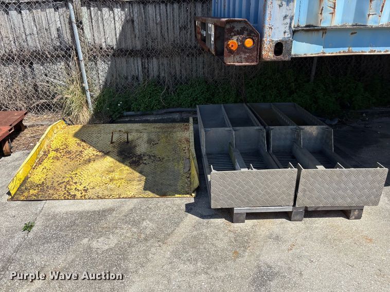 image for item EA5495 Loading ramps