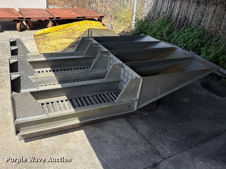 image for item EA5495 Loading ramps