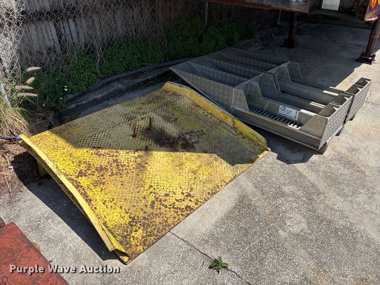 image for item EA5495 Loading ramps