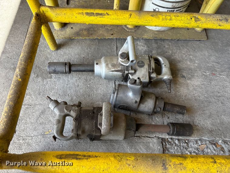 image for item EA5496 Tire equipment and air compressor