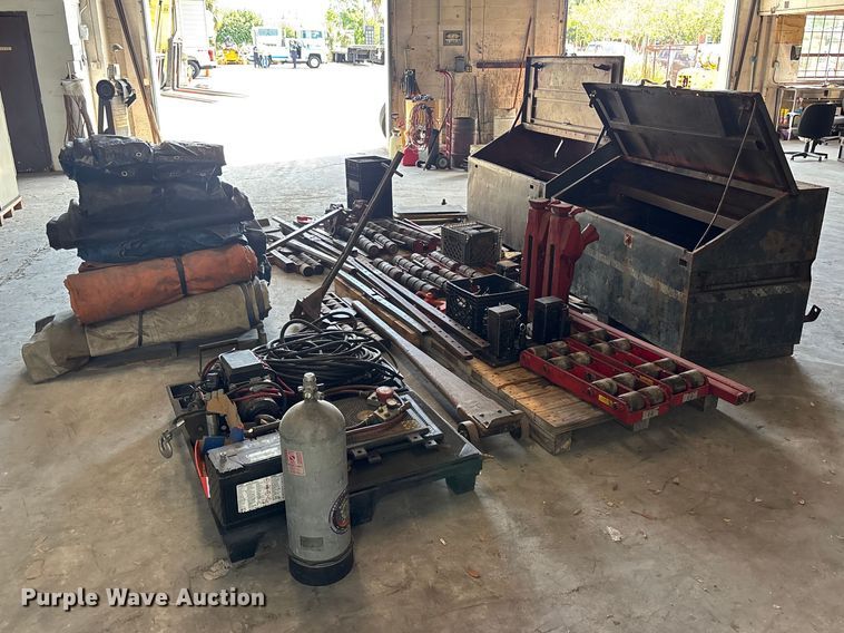 image for item EA5498 Moving machinery and rigging equipment