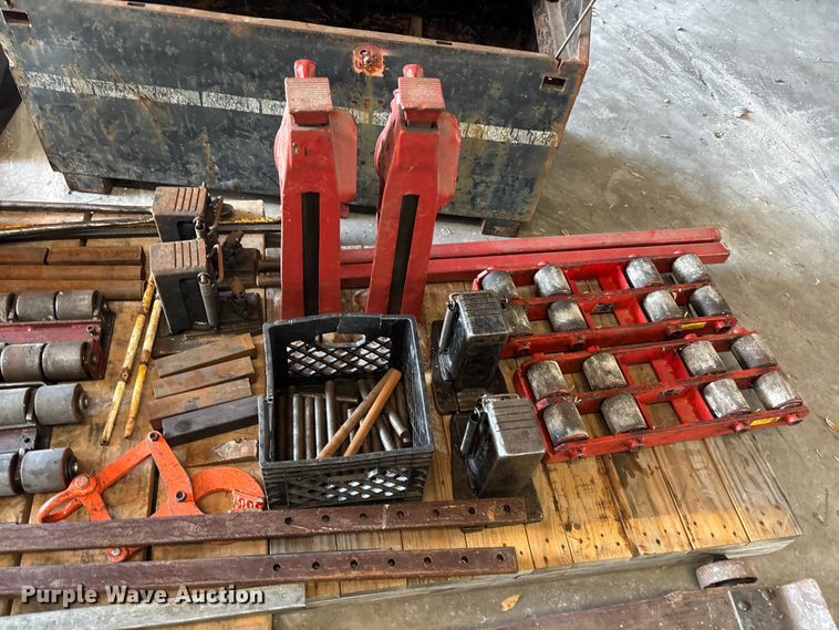 image for item EA5498 Moving machinery and rigging equipment