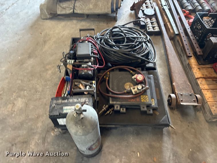 image for item EA5498 Moving machinery and rigging equipment