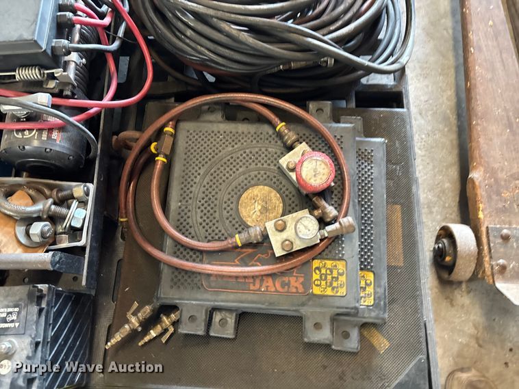 image for item EA5498 Moving machinery and rigging equipment