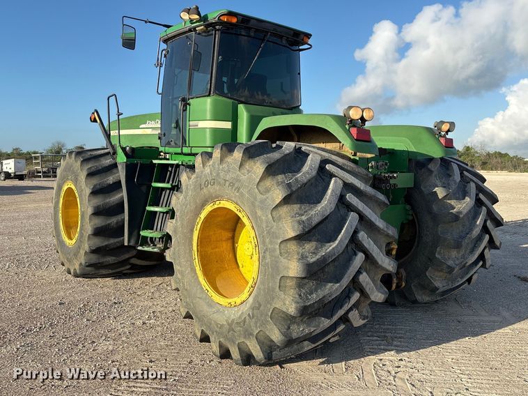 image for item EA7244 2006 John Deere 9520 Scraper Special 4WD tractor