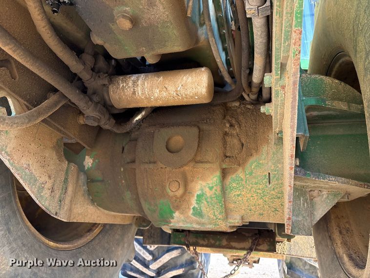 image for item EA7244 2006 John Deere 9520 Scraper Special 4WD tractor