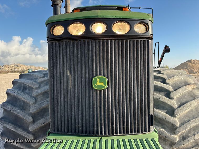 image for item EA7244 2006 John Deere 9520 Scraper Special 4WD tractor