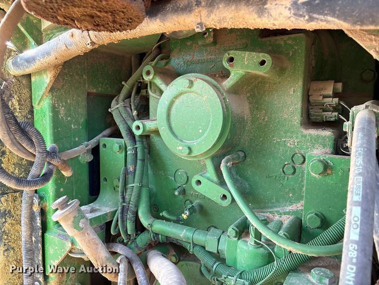 image for item EA7244 2006 John Deere 9520 Scraper Special 4WD tractor