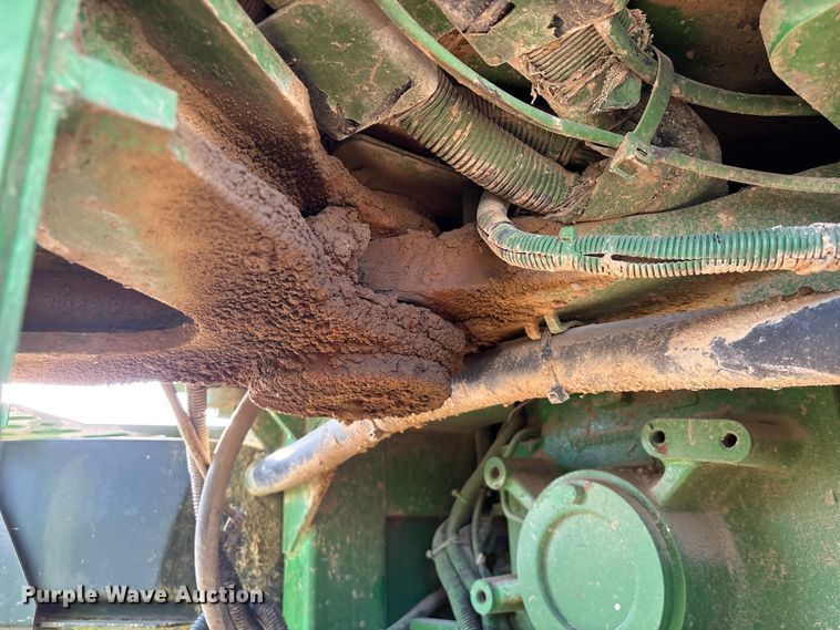 image for item EA7244 2006 John Deere 9520 Scraper Special 4WD tractor