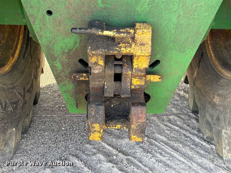 image for item EA7244 2006 John Deere 9520 Scraper Special 4WD tractor