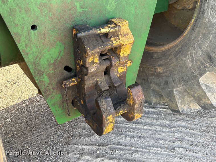 image for item EA7244 2006 John Deere 9520 Scraper Special 4WD tractor