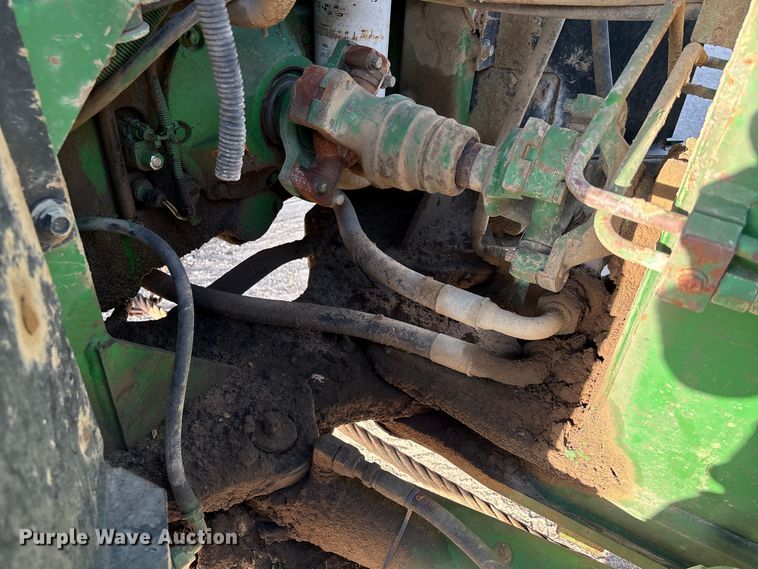 image for item EA7244 2006 John Deere 9520 Scraper Special 4WD tractor