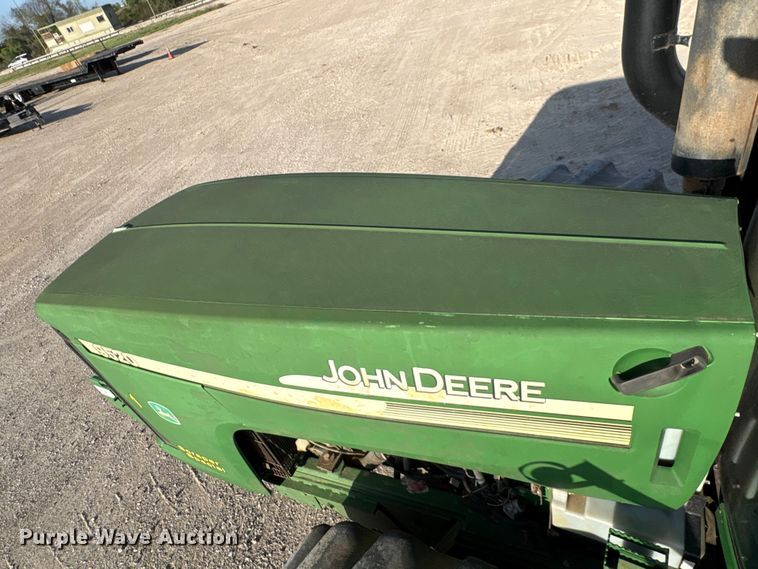image for item EA7244 2006 John Deere 9520 Scraper Special 4WD tractor