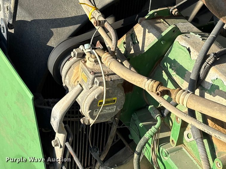 image for item EA7244 2006 John Deere 9520 Scraper Special 4WD tractor