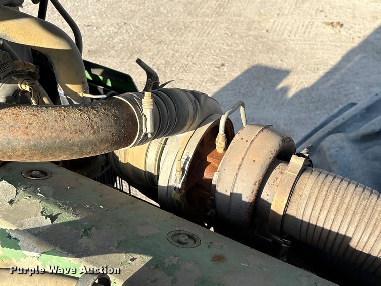 image for item EA7244 2006 John Deere 9520 Scraper Special 4WD tractor