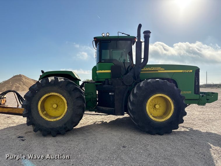 image for item EA7245 2007 John Deere 9520 Scraper Special 4WD tractor