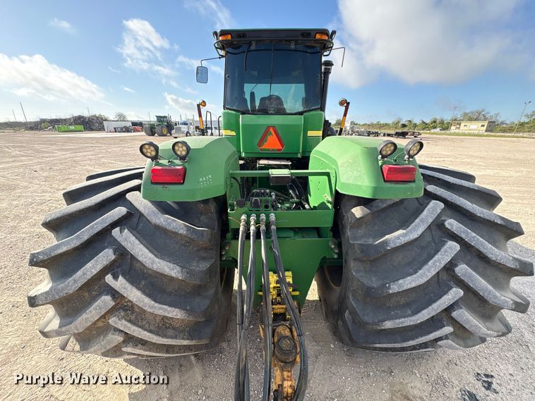 image for item EA7245 2007 John Deere 9520 Scraper Special 4WD tractor