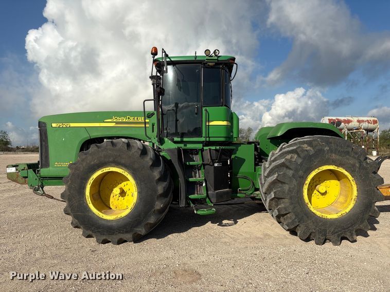 image for item EA7245 2007 John Deere 9520 Scraper Special 4WD tractor