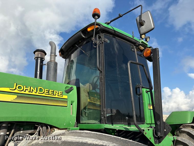 image for item EA7245 2007 John Deere 9520 Scraper Special 4WD tractor